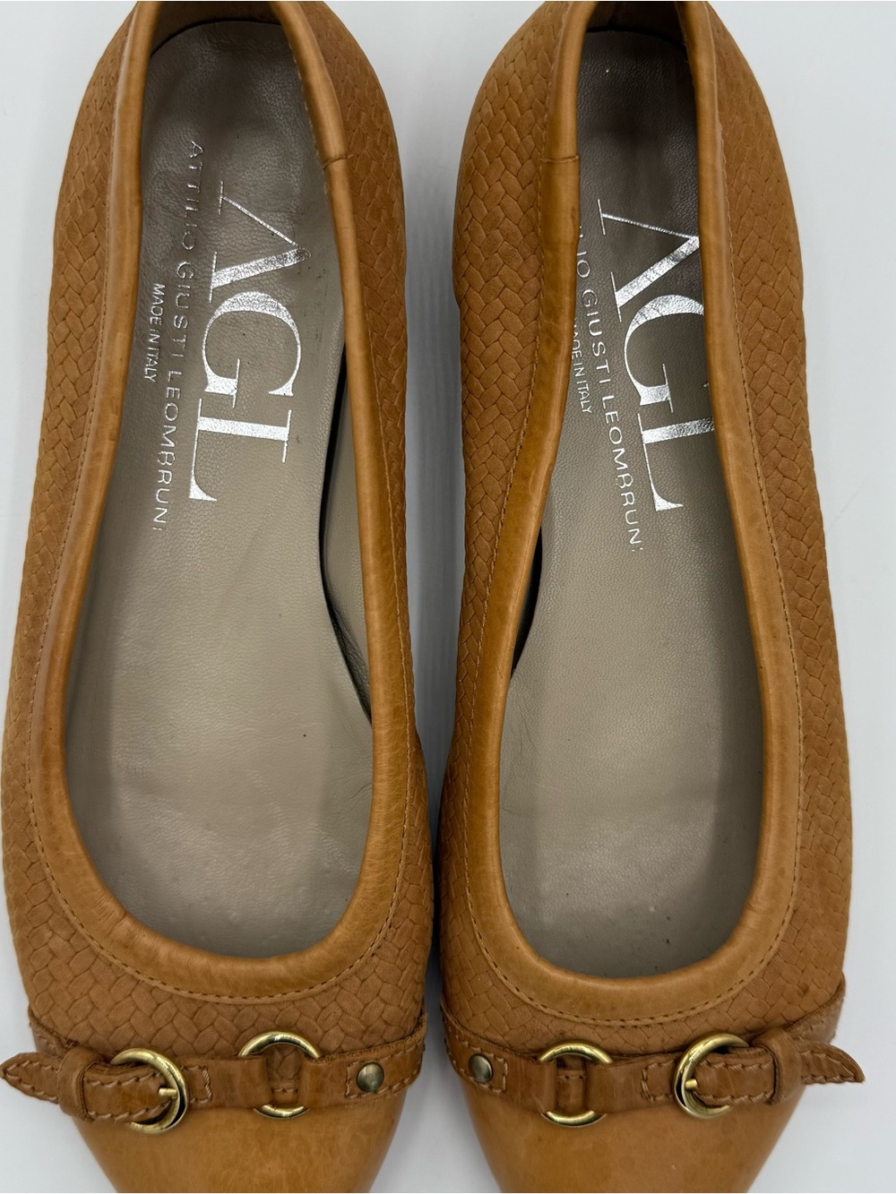 AGL Attilio Giusti Leombruni Tan Leather Ballet Flats with Gold Buckle Detail - Picture 4 of 11